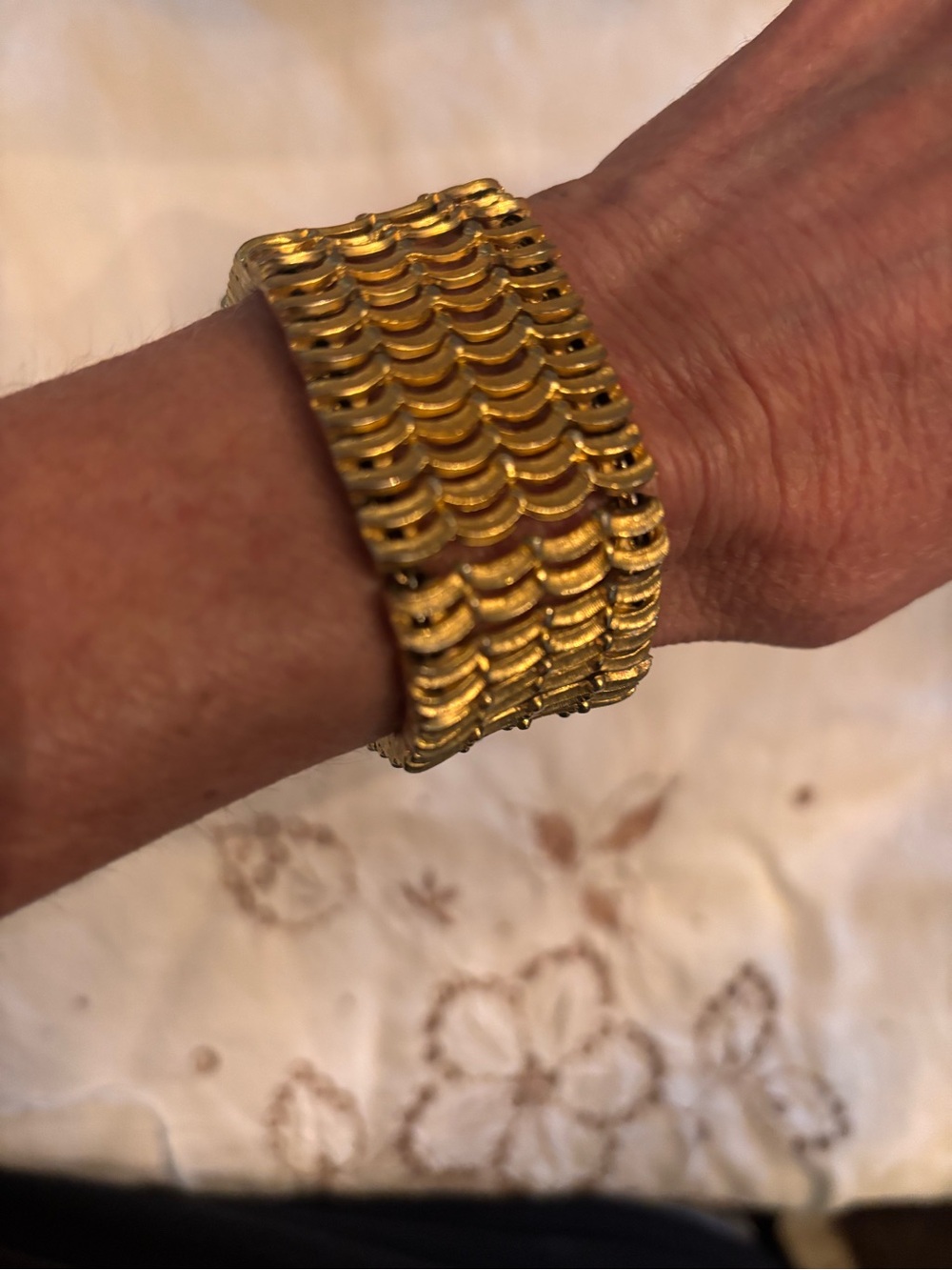 Gold-Tone Wide Scalloped Link Bracelet - Women Jewelry 2inches Wide